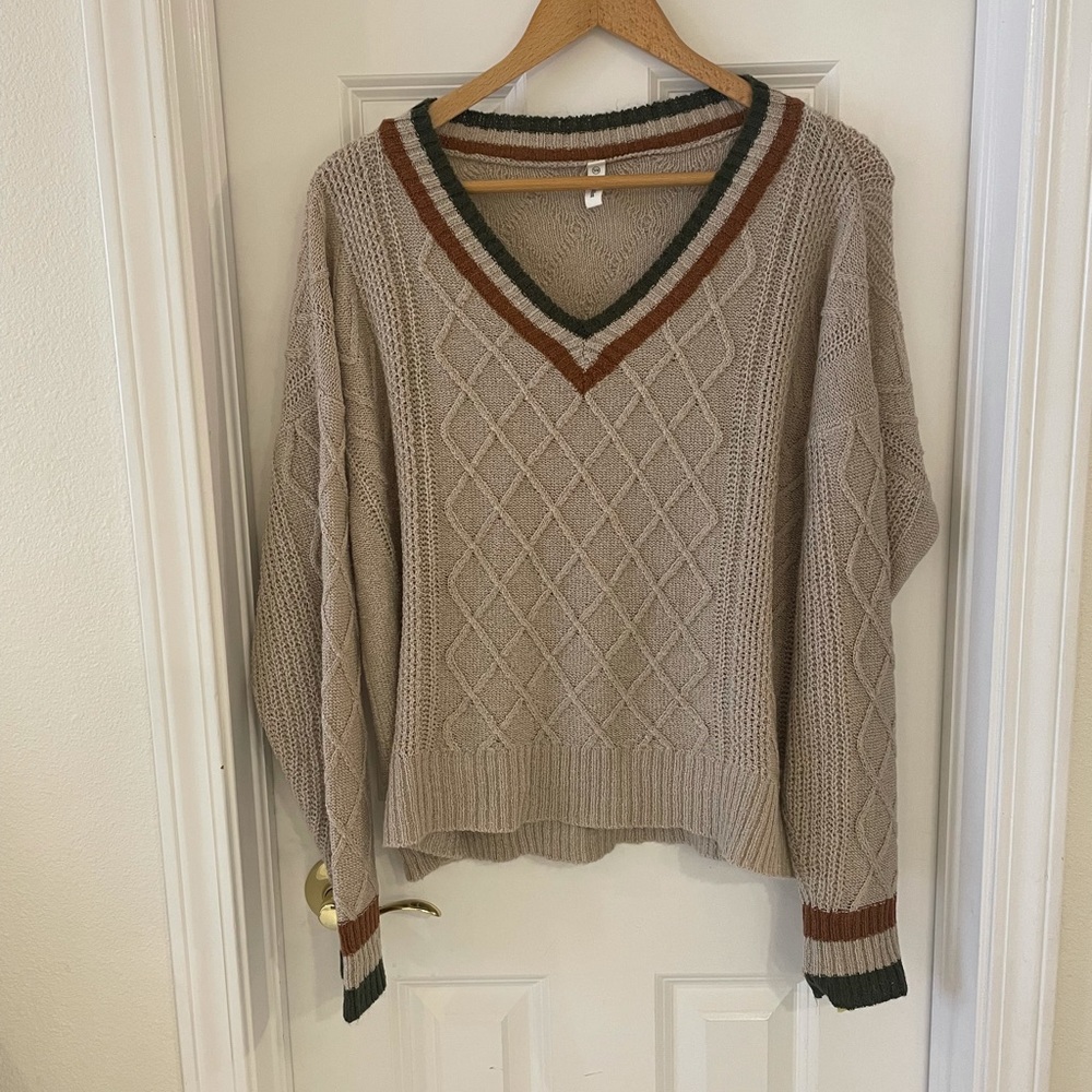 Light weight sweater
